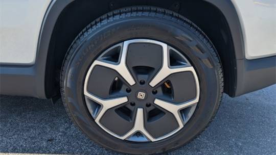 2023 Rivian R1S 7PDSGABA4PN019351
