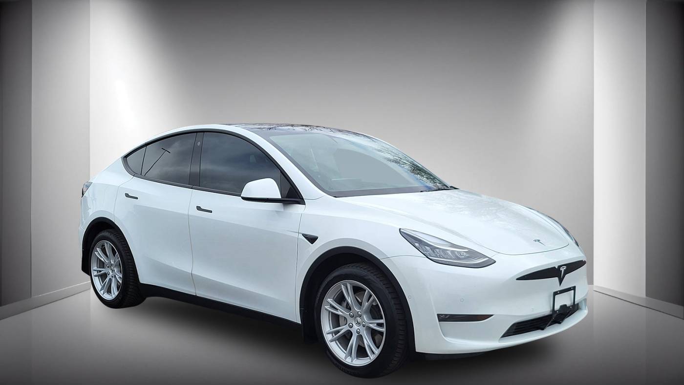 2022 Tesla Model Y 7SAYGAEE3NF364949