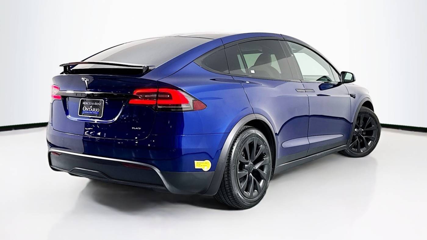 2022 Tesla Model X 7SAXCBE65NF332834
