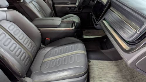 2023 Rivian R1S 7PDSGABA3PN011659