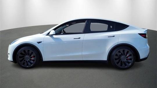 2025 Tesla Model Y 7SAYGDEF3SA351556