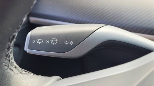 2025 Tesla Model Y 7SAYGDEF3SA351556
