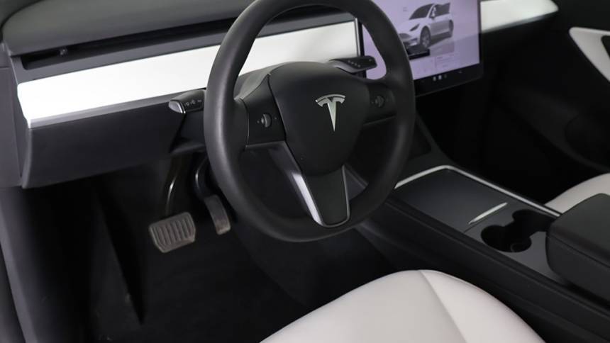 2022 Tesla Model Y 7SAYGDEE0NF393245