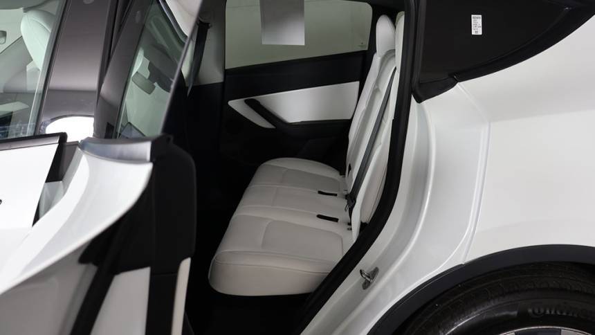 2022 Tesla Model Y 7SAYGDEE0NF393245
