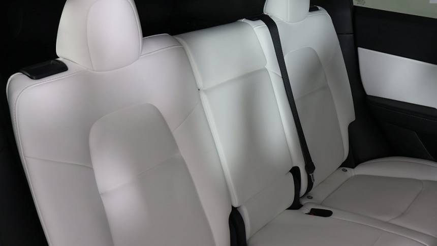 2022 Tesla Model Y 7SAYGDEE0NF393245