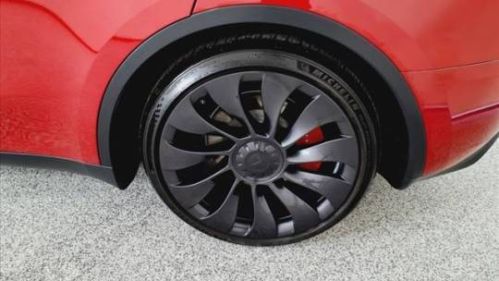 2023 Tesla Model Y 7SAYGDEF0PF834495