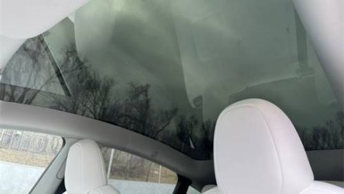 2025 Tesla Model Y 7SAYGDEE9SF239080