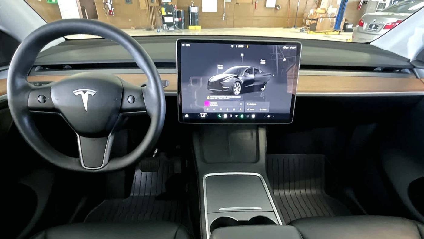 2023 Tesla Model Y 7SAYGDEEXPA182781