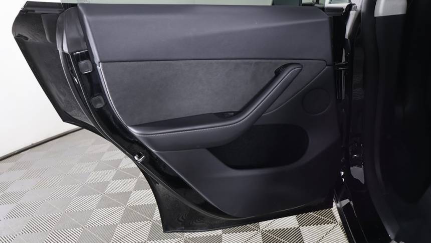 2024 Tesla Model Y 7SAYGDEE4RA266839