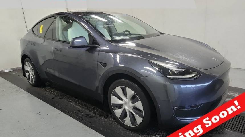 2023 Tesla Model Y 7SAYGAEE7PF755458