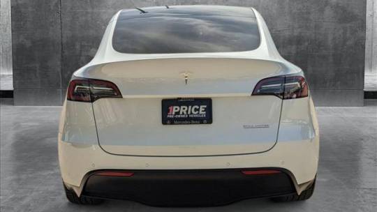 2022 Tesla Model Y 7SAYGDEF0NF397224