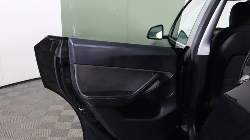 2023 Tesla Model Y 7SAYGDEEXPA083135