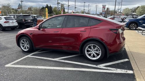 2024 Tesla Model Y 7SAYGDEE8RA229437