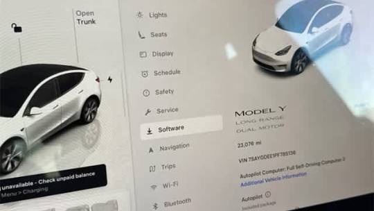 2023 Tesla Model Y 7SAYGDEE1PF785136