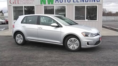 2016 Volkswagen e-Golf WVWKP7AU0GW907854