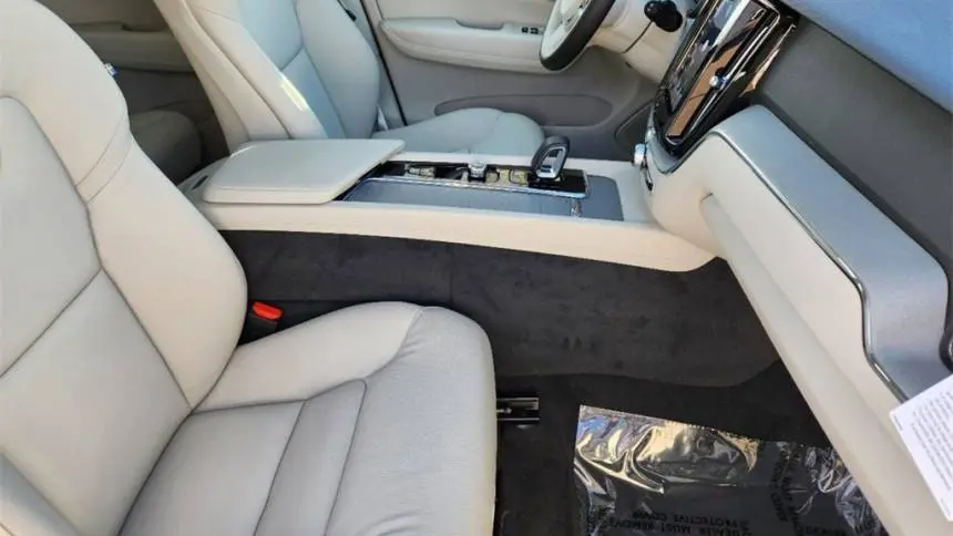 2025 Volvo XC60 YV4H60RC3S1154534