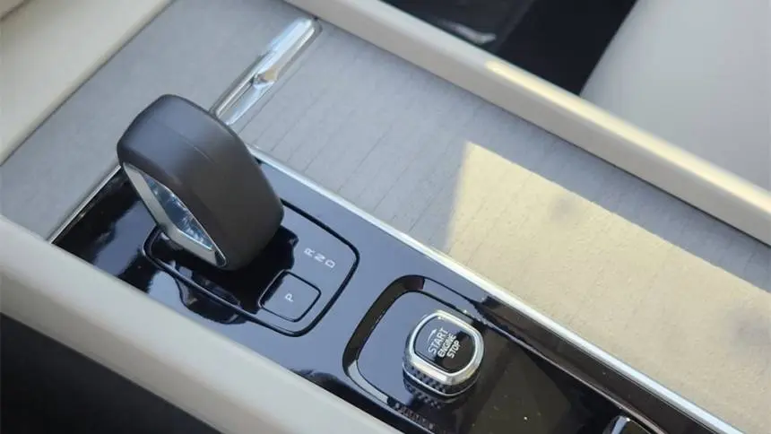 2025 Volvo XC60 YV4H60RC3S1154534