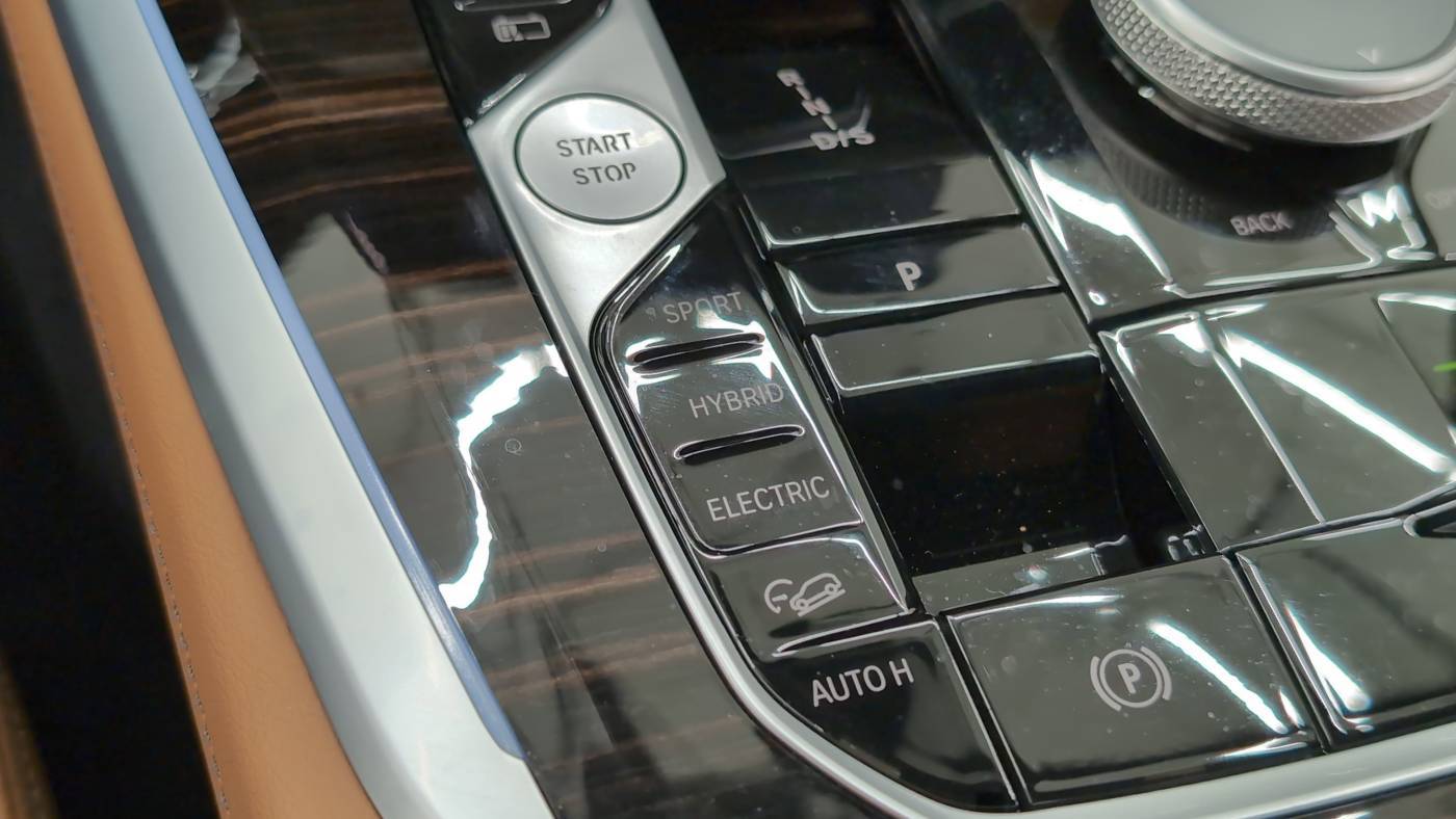 2025 BMW X5 5UX43EU02S9Z09127