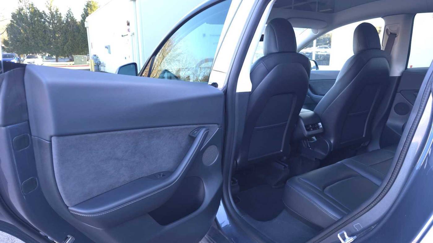 2022 Tesla Model Y 7SAYGDEE7NF318834