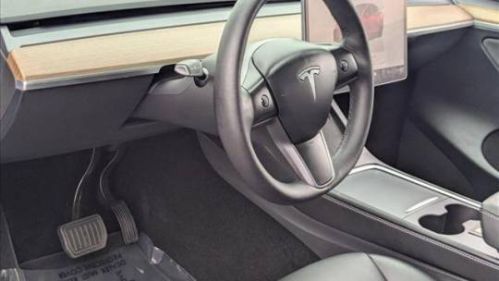 2024 Tesla Model Y 7SAYGDEE6RA251923