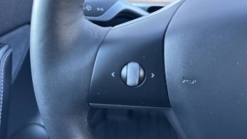 2022 Tesla Model Y 7SAYGDEE8NF379996