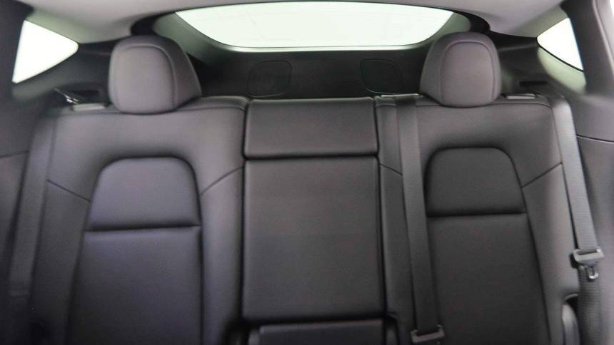2022 Tesla Model Y 7SAYGDEF0NF382755