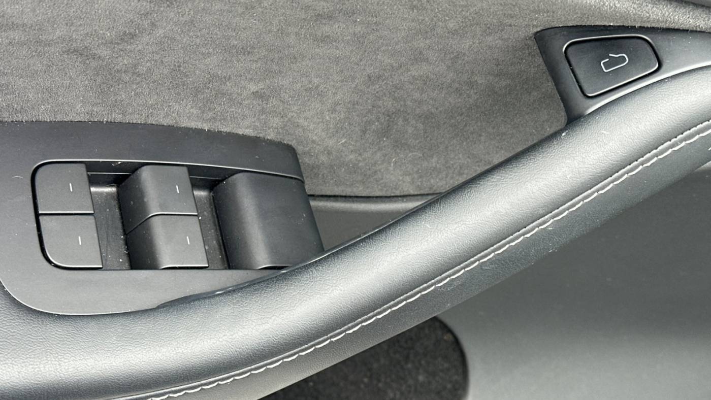 2023 Tesla Model Y 7SAYGDEF8PF660532