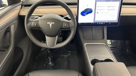 2023 Tesla Model Y 7SAYGDEE4PA135455