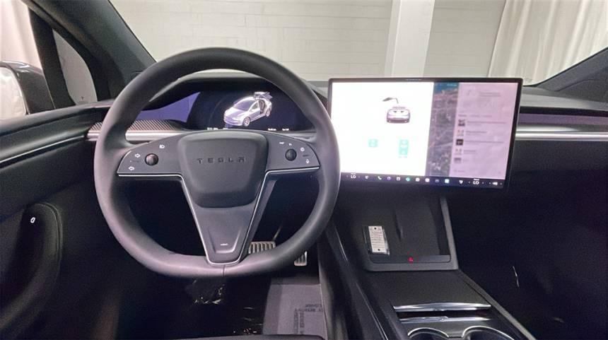 2023 Tesla Model X 7SAXCBE65PF395659