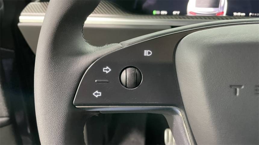 2023 Tesla Model X 7SAXCBE65PF395659