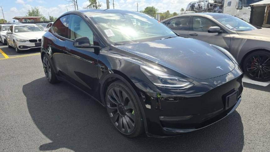 2022 Tesla Model Y 7SAYGDEFXNF392483