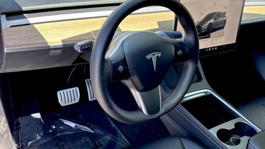 2022 Tesla Model Y 7SAYGDEF2NF489516