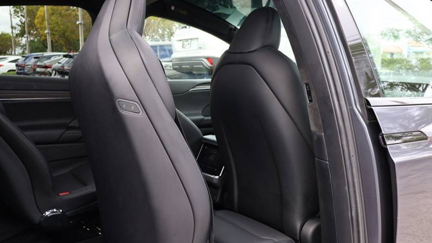 2022 Tesla Model X 7SAXCBE52NF334144