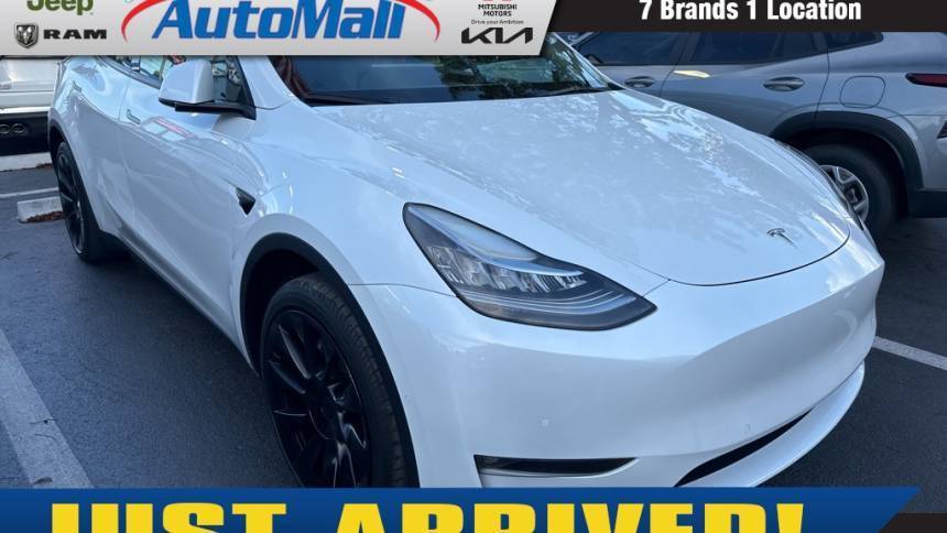 2022 Tesla Model Y 7SAYGDEE0NF423876