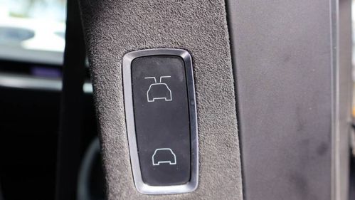 2022 Tesla Model X 7SAXCBE52NF334144