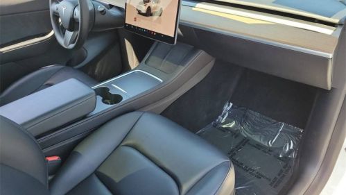 2022 Tesla Model Y 7SAYGDEF8NF451935