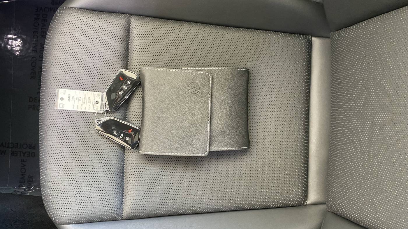 2022 Volkswagen ID.4 WVGTMPE27NP068536