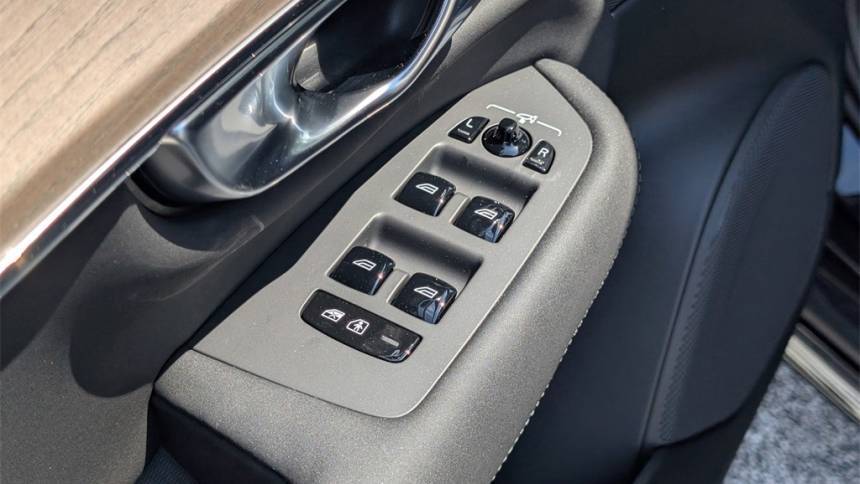 2025 Volvo XC90 YV4H60PB0S1353390