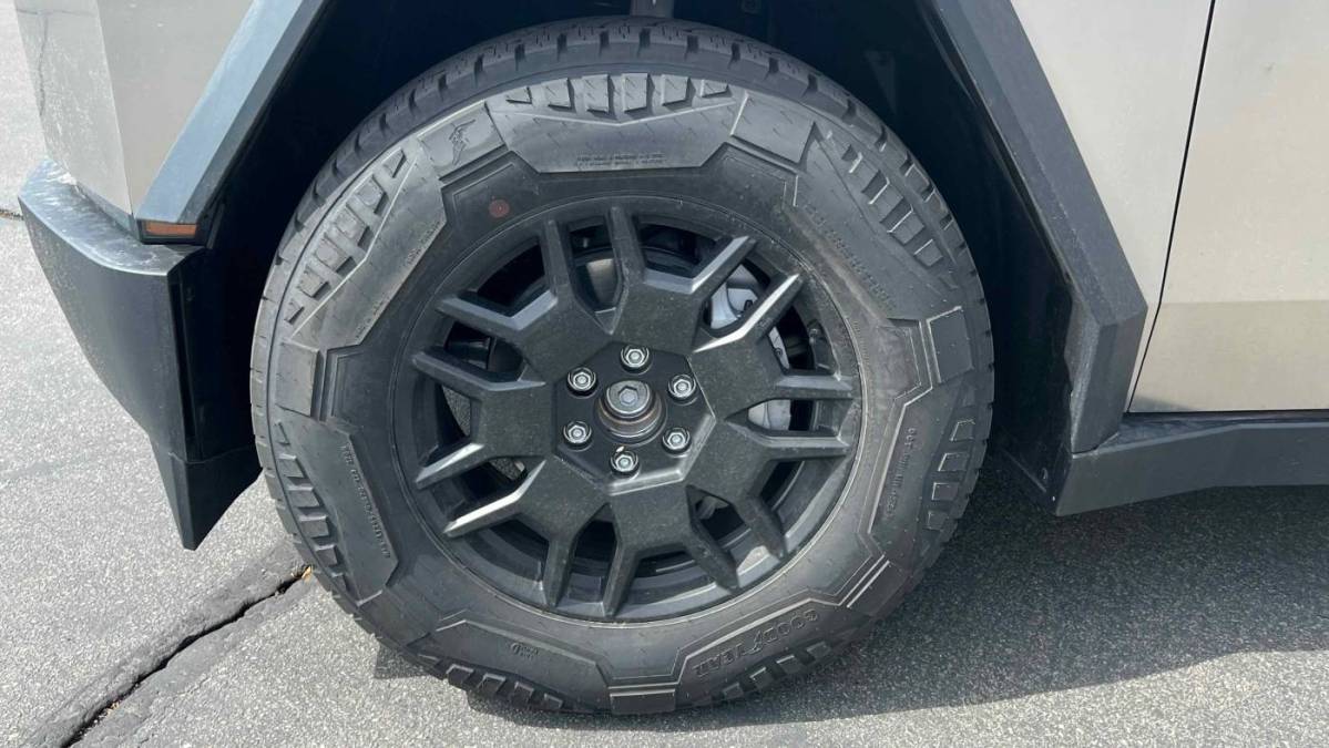 2024 Tesla Cybertruck - Images - 4