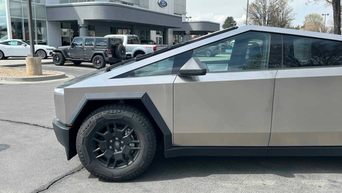 2024 Tesla Cybertruck - Images - 5