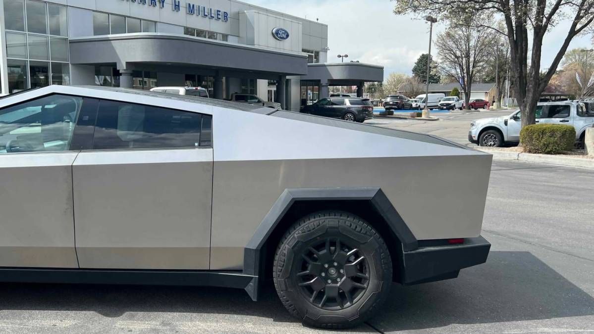 2024 Tesla Cybertruck - Images - 6