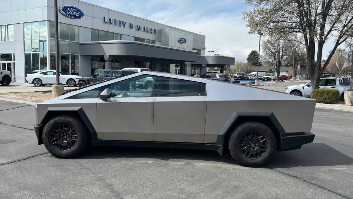 2024 Tesla Cybertruck - Images - 7
