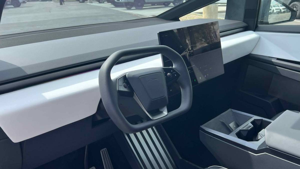 2024 Tesla Cybertruck - Images - 17
