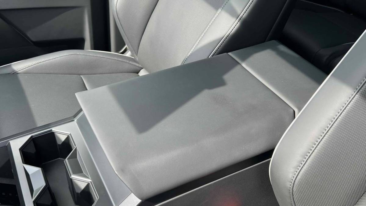 2024 Tesla Cybertruck - Images - 27