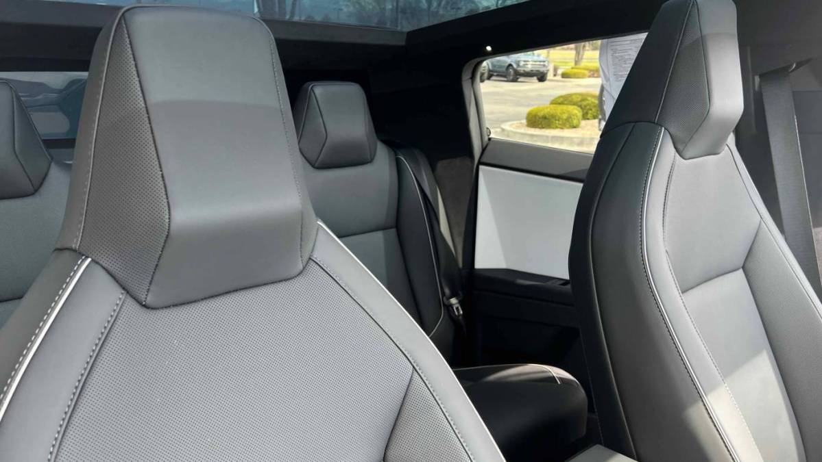2024 Tesla Cybertruck - Images - 31