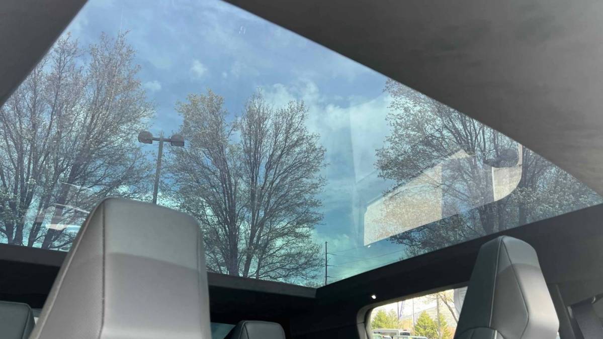 2024 Tesla Cybertruck - Images - 32