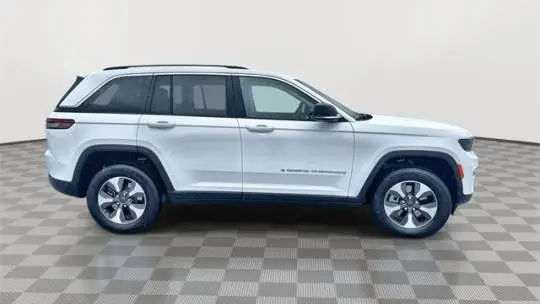 2022 Jeep Grand Cherokee 1C4RJYB69N8717980