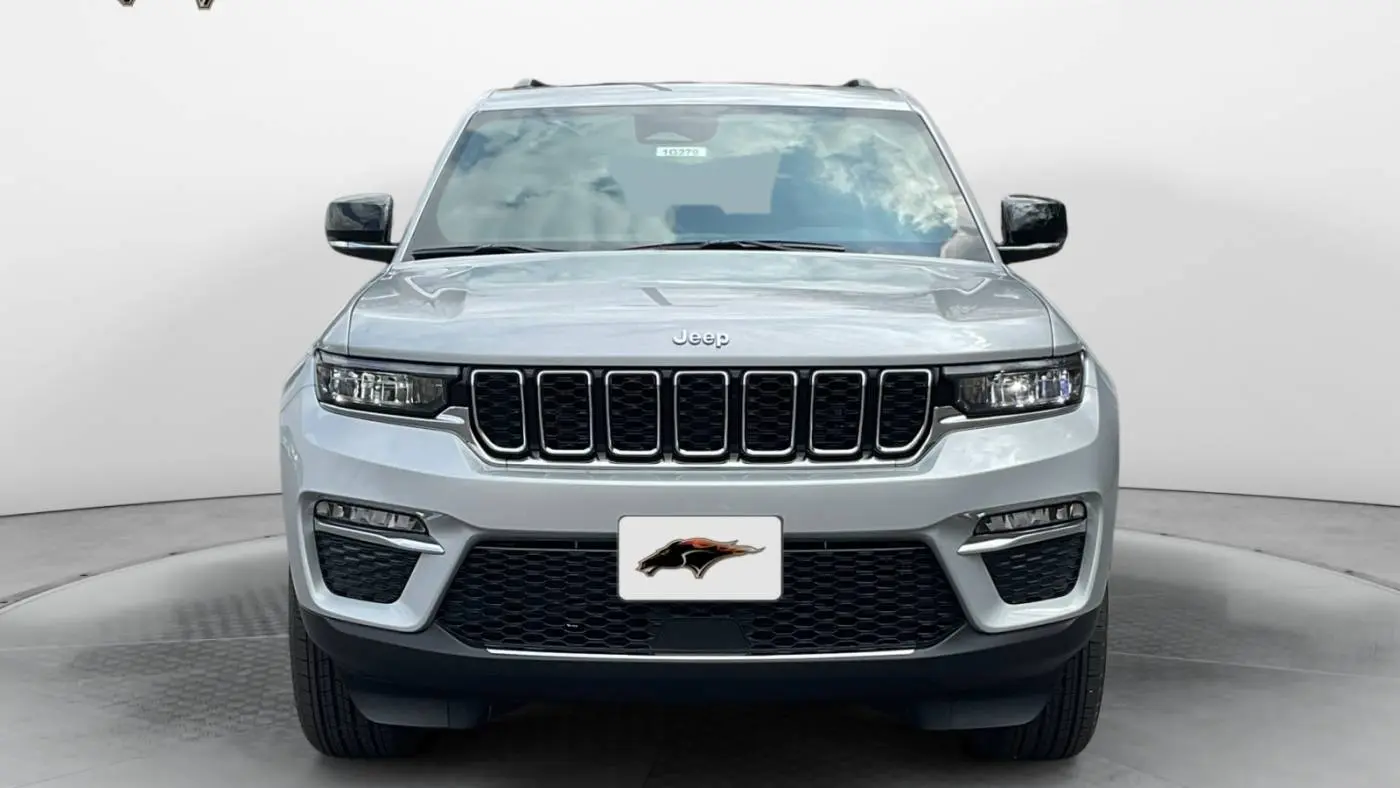 2025 Jeep Grand Cherokee 1C4RJYB68S8690590