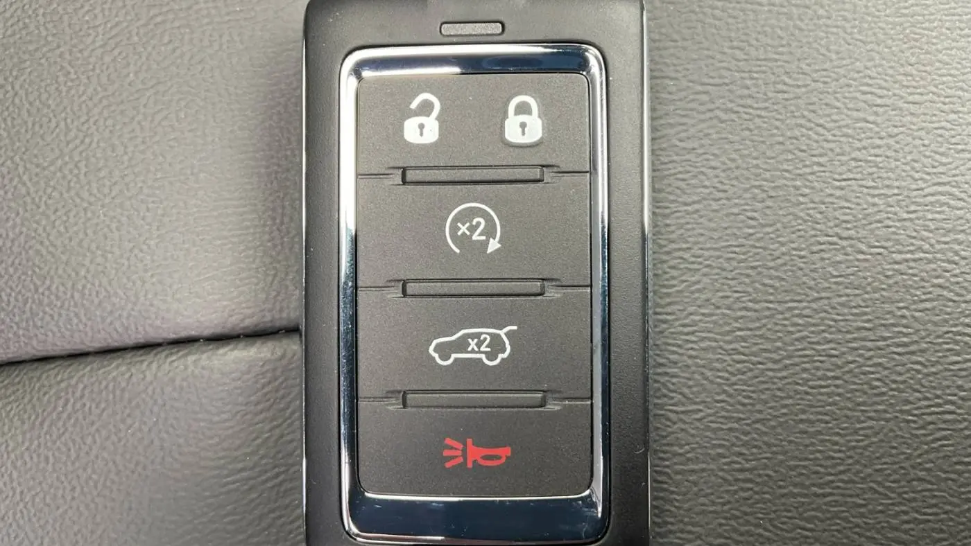 2025 Jeep Grand Cherokee 1C4RJYB68S8690590