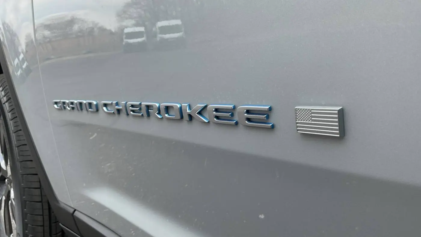 2025 Jeep Grand Cherokee 1C4RJYB68S8690590